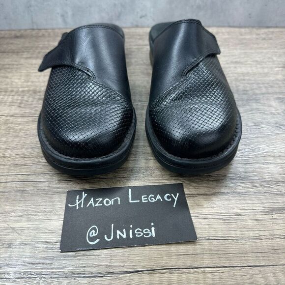 Clarks~Women's~”Patty Tayna”~Black Leather Textured Vamp Mules~Size 7 - Picture 3 of 9